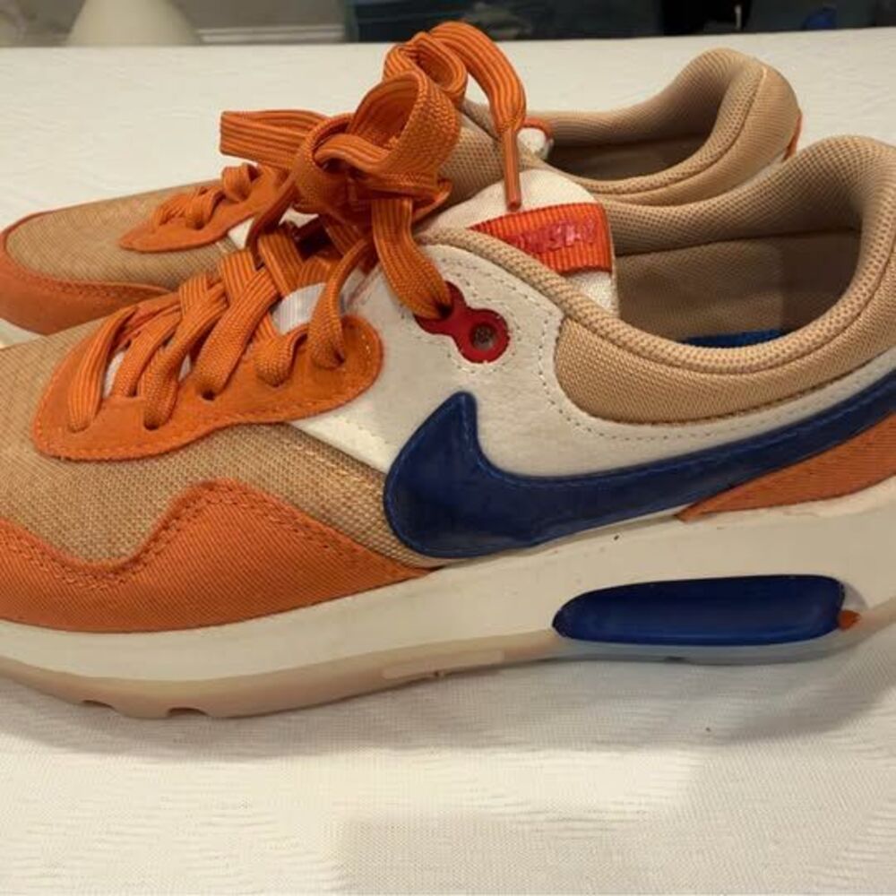 Nike Air Max Motif GS Youth size 4Y - Like new condition